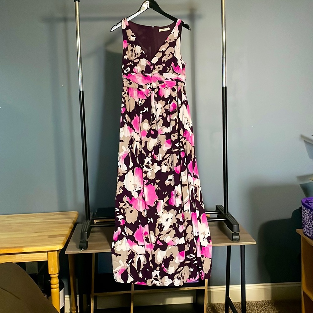 Long Abstract Floral Sleeveless V-Neck Dress